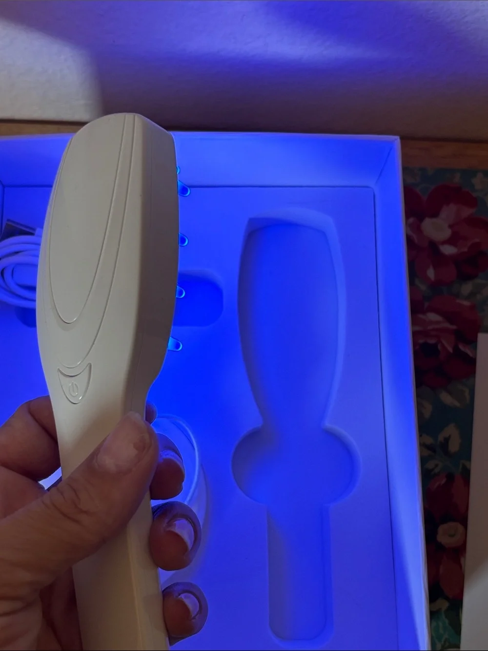 LED Hair Growth Stimulating Brush, Red and Blue Light Scalp Therapy, NWT